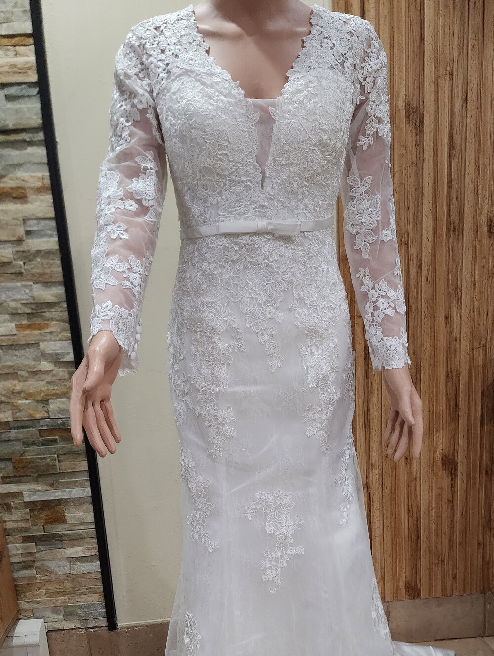 V-Neck Wedding Dresses Long Sleeve Lace Mermaid